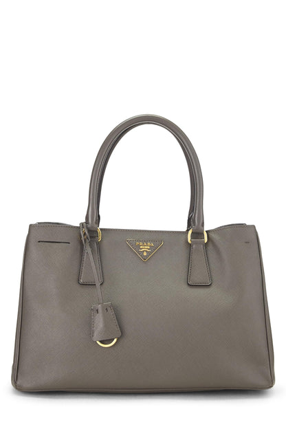 Prada, Bolso ejecutivo mediano Saffiano gris Pre-Loved, Gris