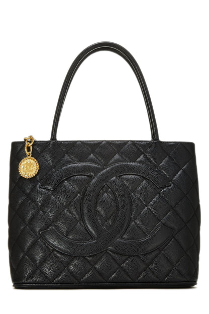 Chanel, Bolso tote con medallón de caviar acolchado negro Pre-Loved, Negro