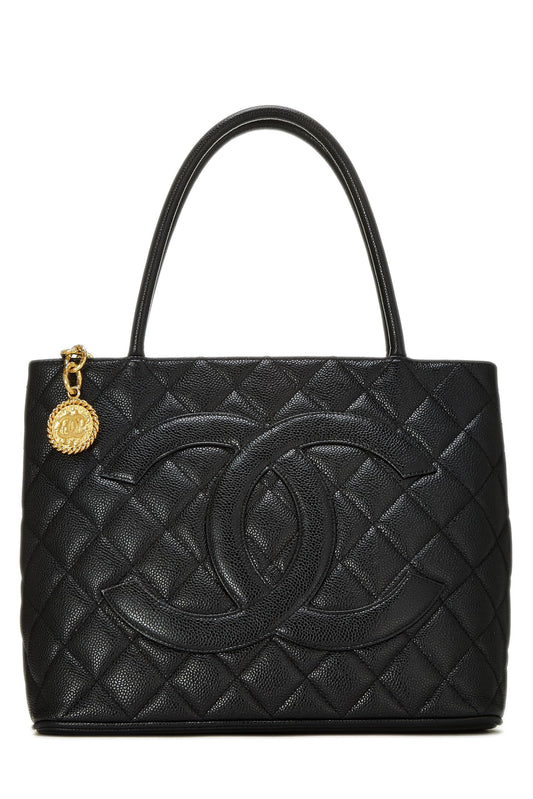 Chanel, sac fourre-tout matelassé noir à médaillon en caviar d'occasion, noir