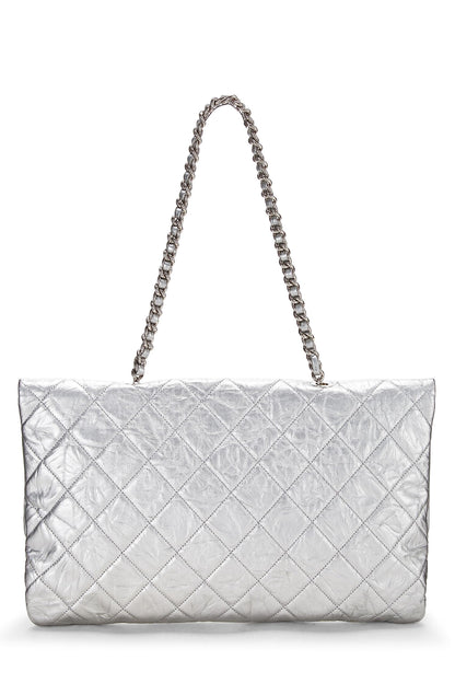 Chanel, sac à rabat Big Bang en cuir de veau matelassé métallisé argenté d'occasion, grand modèle, argent