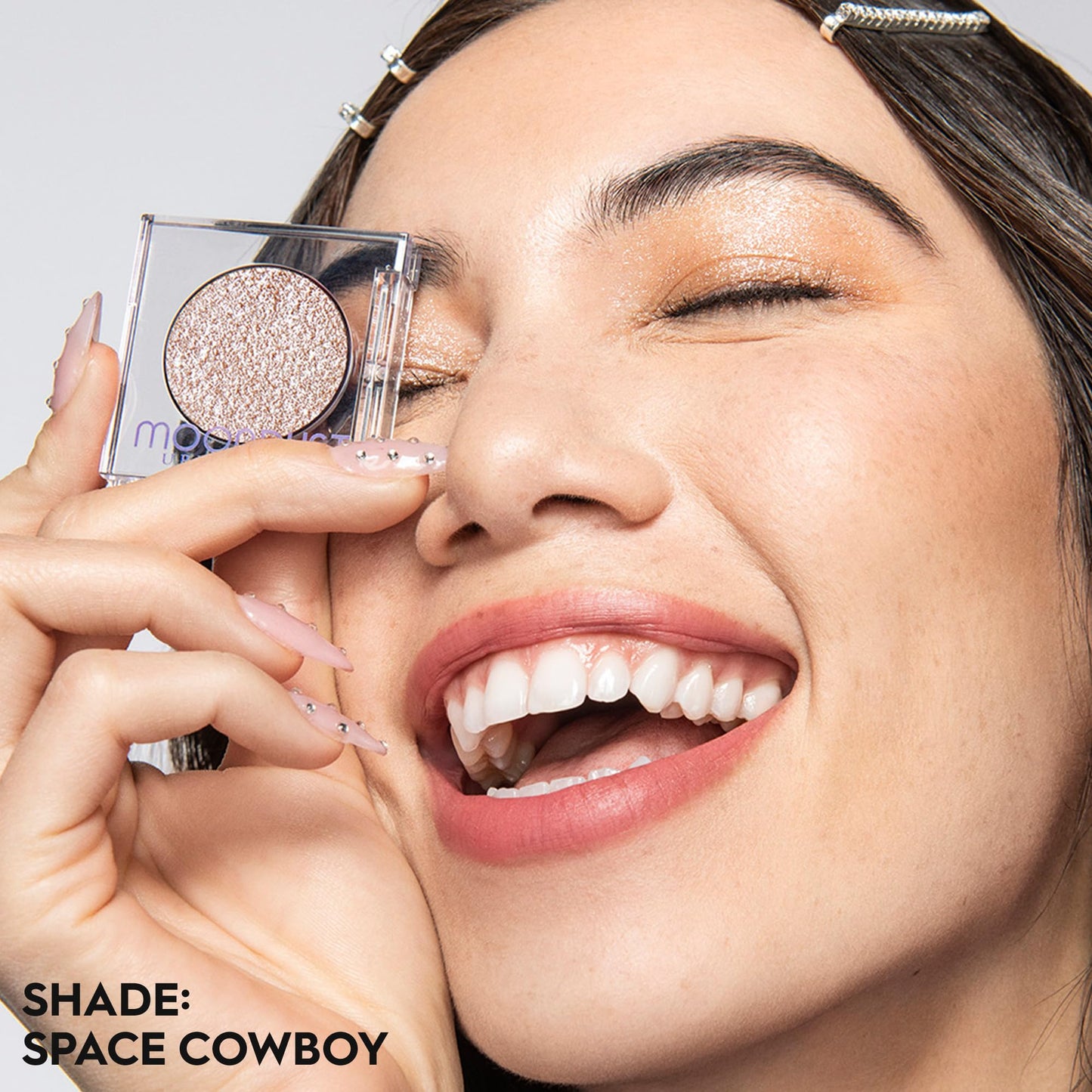 Coffret de maquillage URBAN DECAY Moondust Space Cowboy + crayon pour les yeux marron – Fard à paupières compact pailleté 24/7 Moondust (doré champagne scintillant) + crayon eye-liner 24/7 Glide-On (marron mat) – Kit complet