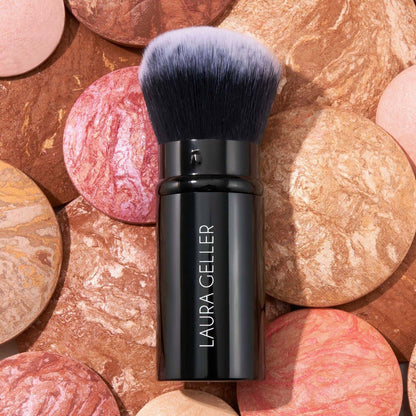 Polvo bronceador Baked Bronze-N-Brighten de LAURA GELLER NEW YORK Fair + Brocha Kabuki retráctil para aerógrafo