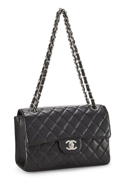 Chanel, Petit sac à rabat double face en cuir d'agneau matelassé noir d'occasion, noir