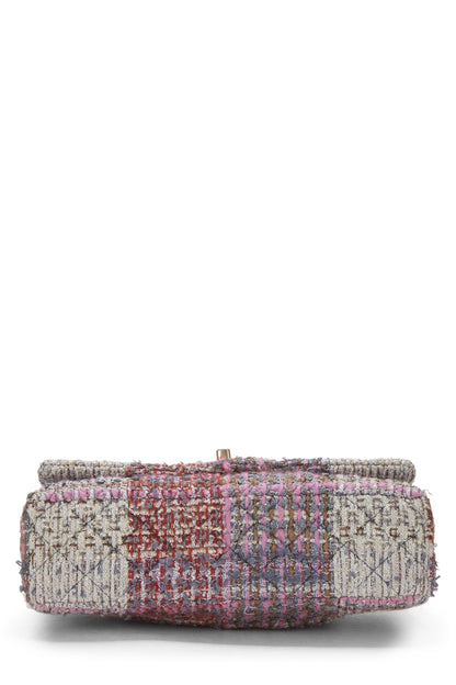 Chanel, sac à rabat classique à double rabat en tweed multicolore à panneaux de taille moyenne, multicolore