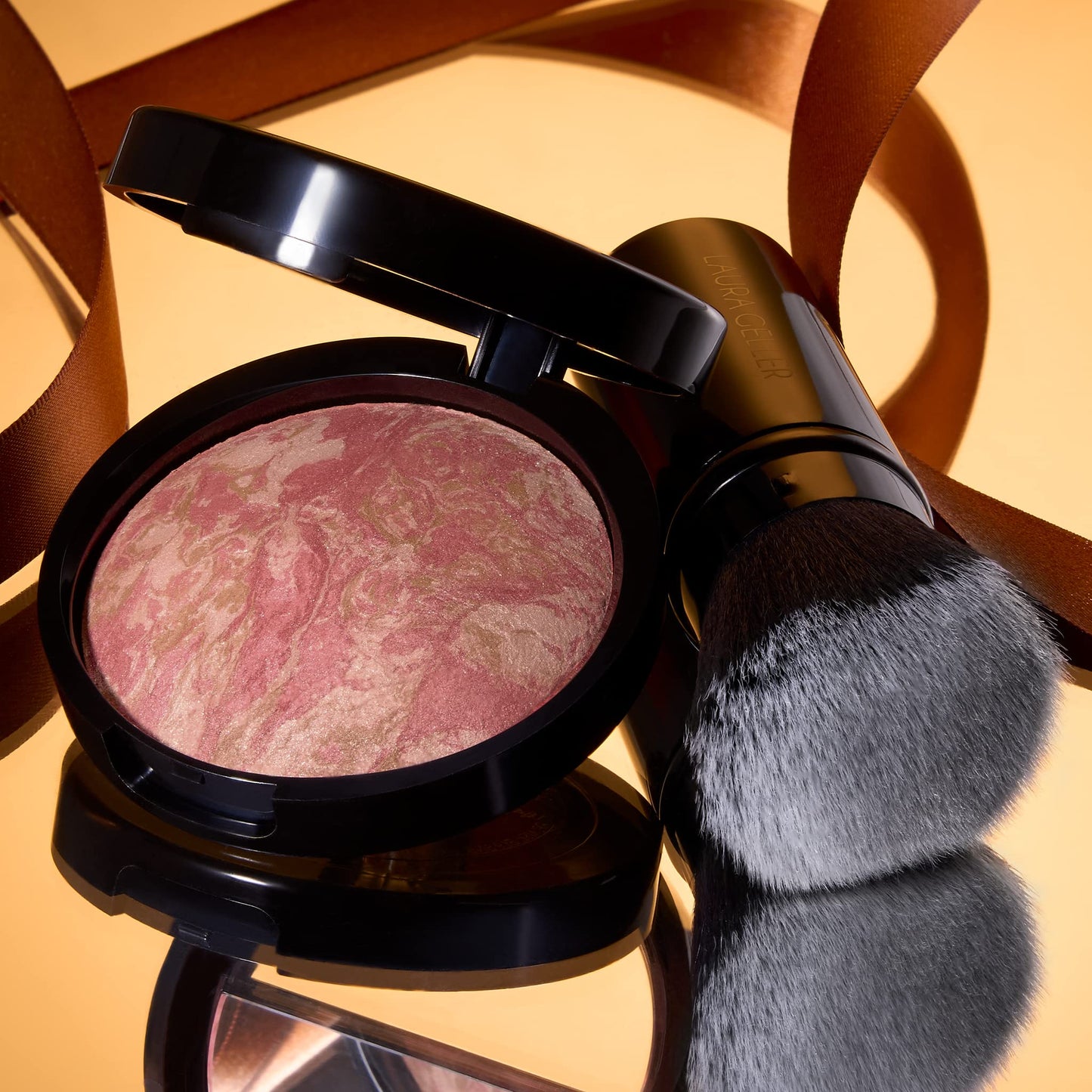 LAURA GELLER NEW YORK Baked Blush-n-Bronze Blush bronzant 2 en 1, Rose Bronze - Pinceau kabuki biseauté rétractable