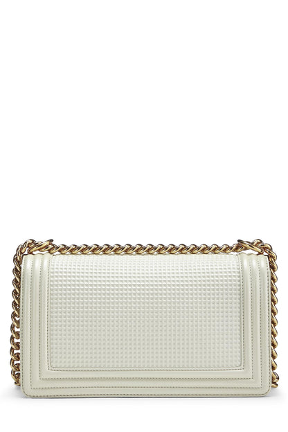 Chanel, Bolso chico mediano de piel con relieve de cubo blanco Pre-Loved, Blanco