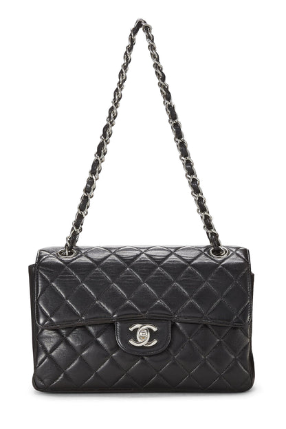 Chanel, Petit sac à rabat double face en cuir d'agneau matelassé noir d'occasion, noir