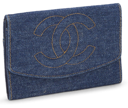 Chanel, portefeuille en denim bleu d'occasion, bleu