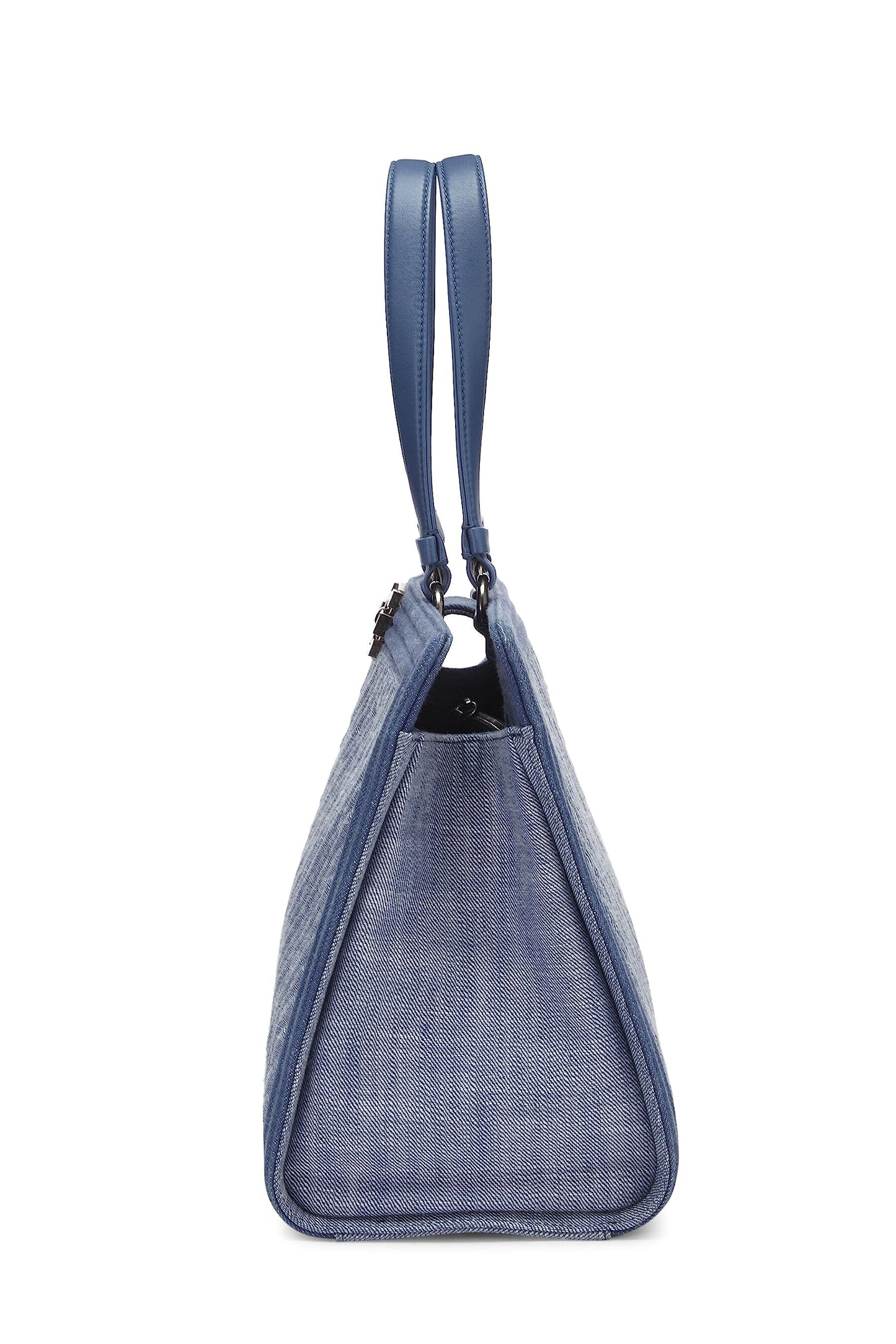 Chanel, grand sac cabas en denim bleu Chevron Boy d'occasion, bleu