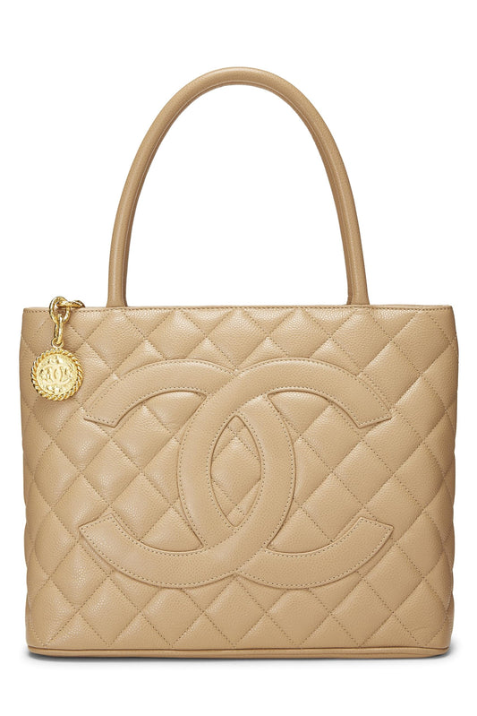 Chanel, sac fourre-tout matelassé à médaillon en caviar beige d'occasion, beige