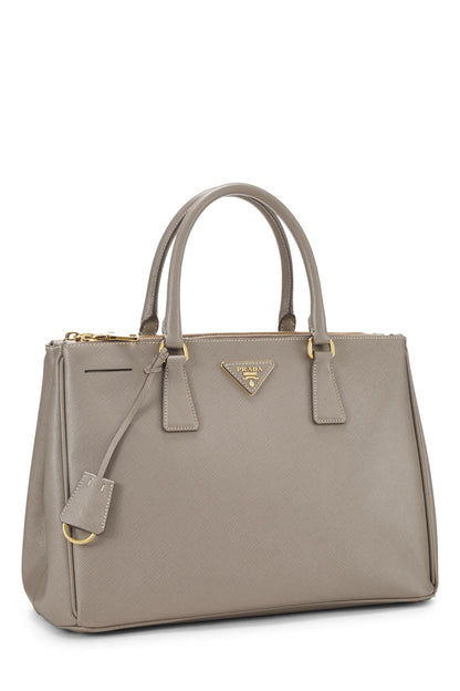 Prada, Bolso ejecutivo mediano Saffiano gris Pre-Loved, Gris