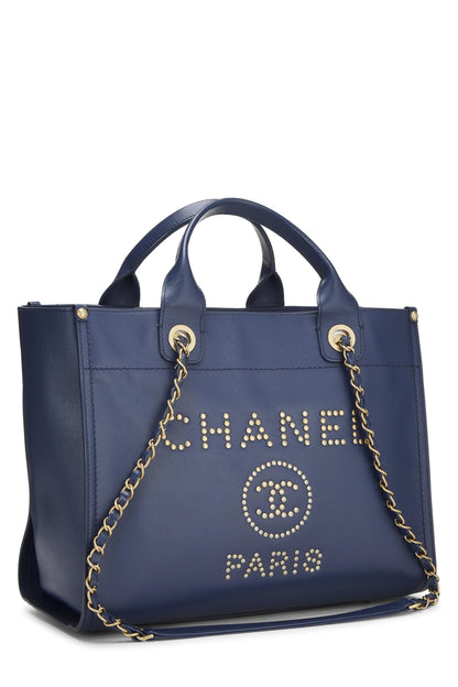 Chanel, Bolso shopping mediano Deauville con tachuelas de caviar azul Pre-Loved, Azul