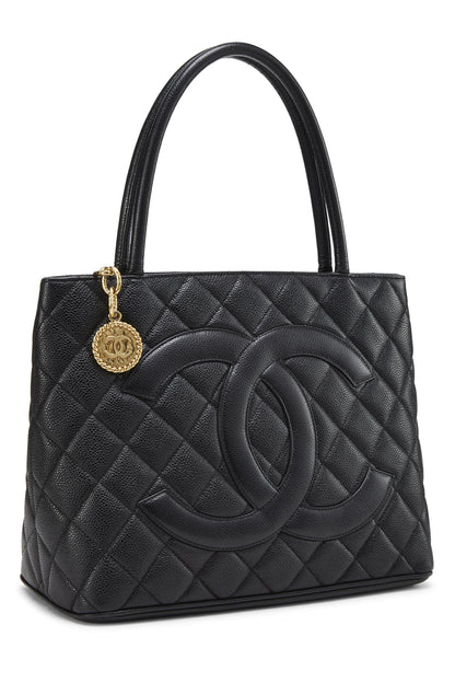 Chanel, Bolso tote con medallón de caviar acolchado negro Pre-Loved, Negro