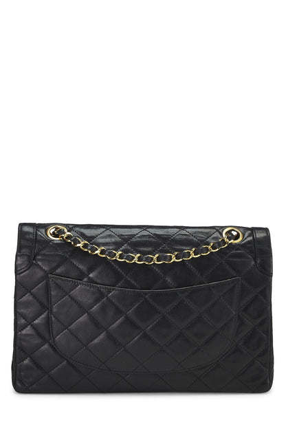 Chanel, sac à rabat double taille moyenne en cuir d'agneau matelassé noir Paris Limited, d'occasion, noir