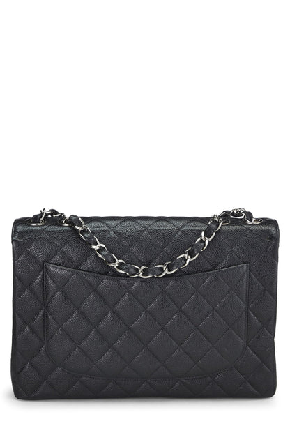 Chanel, Jumbo con media solapa de caviar acolchado negro Pre-Loved, Negro