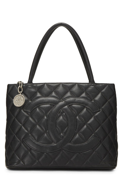 Chanel, Bolso tote con medallón de caviar acolchado negro Pre-Loved, Negro