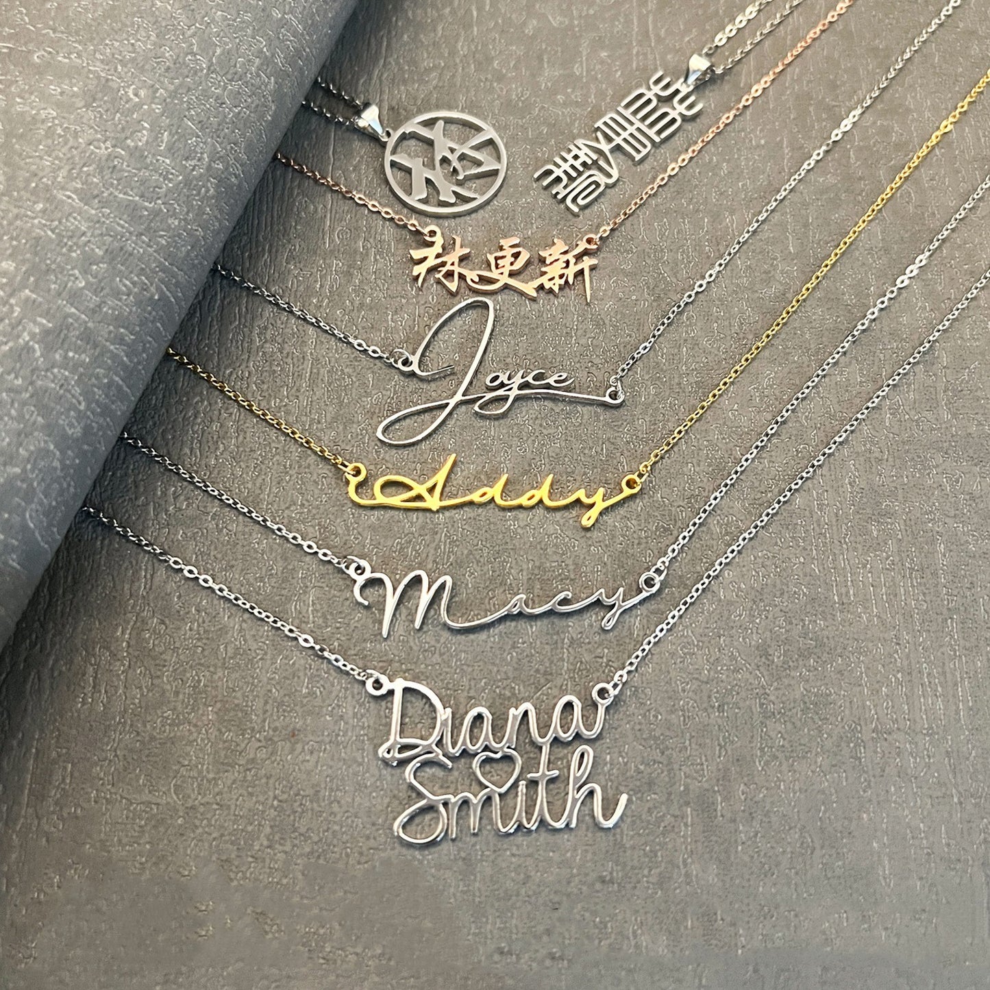 Collar con nombre y letra en inglés en plata de ley S925