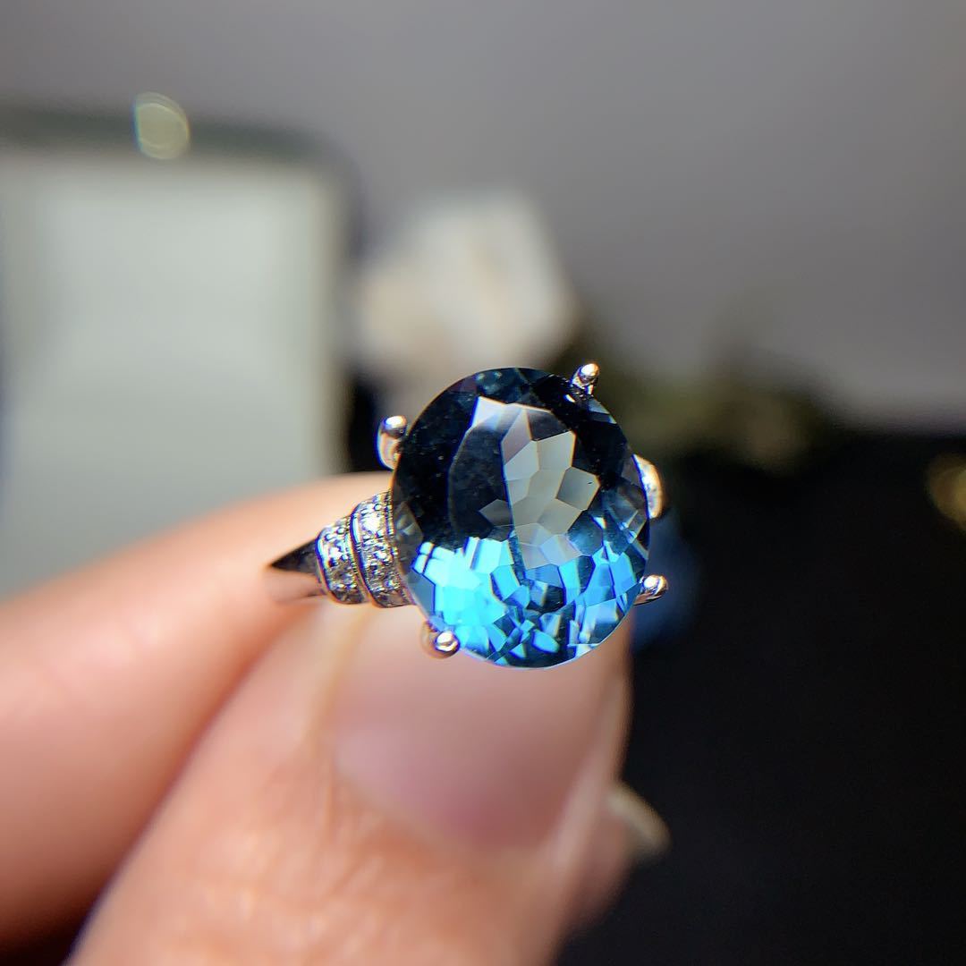 London Blue Topaz Ring Dark Blue Noble 925 Silver Inlaid