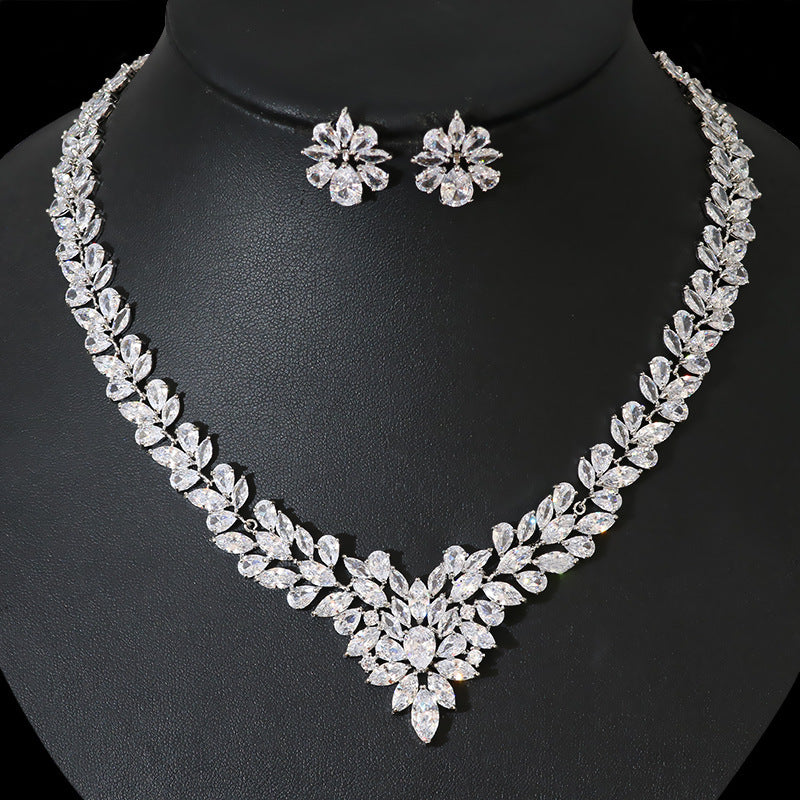 Ensemble de bijoux collier et boucles d'oreilles en zircon pour mariée