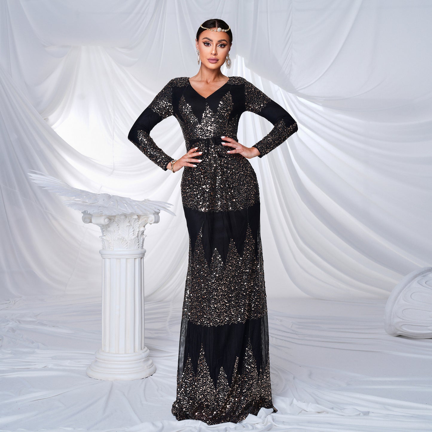 Robe de soirée longue sexy à manches longues et col en V avec paillettes