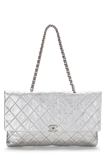 Chanel, sac à rabat Big Bang en cuir de veau matelassé métallisé argenté d'occasion, grand modèle, argent