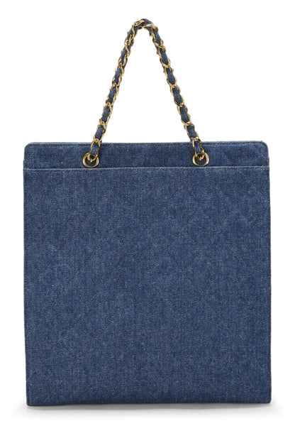 Chanel, sac fourre-tout matelassé bleu en denim de taille moyenne, bleu