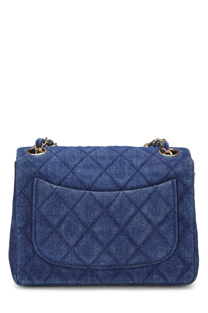 Chanel, Mini sac à rabat en denim bleu d'occasion, bleu