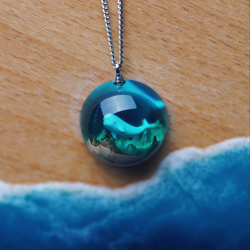 Water Drop Necklace Pendant At The Ends Of The Ocean