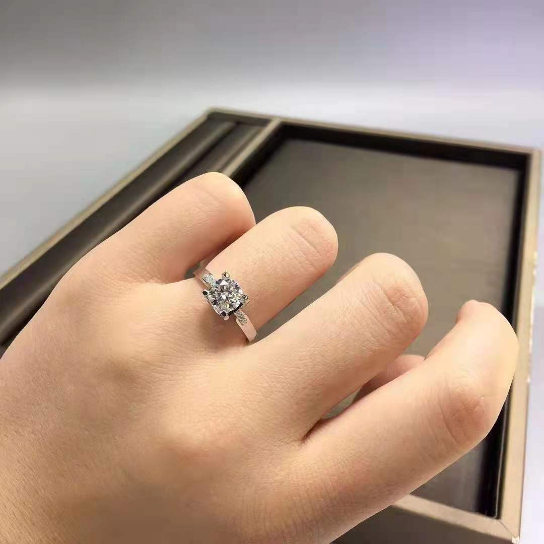 Bague pour femme en moissanite couleur D et pureté VVS