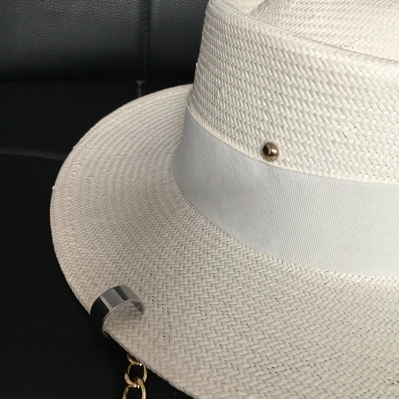 2021 nueva llegada Sombrero de verano para mujer con cadena y alfiler gorra de paja blanca para mujer