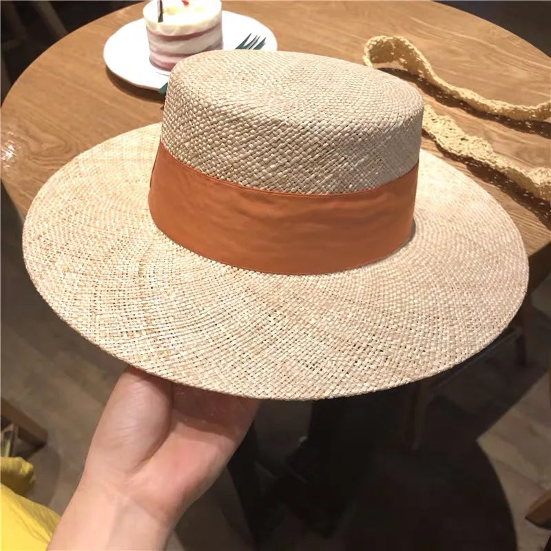 Chapeau de paille à dessus plat fait main en herbe au trésor de haute qualité philippine pour femmes, chapeau Fedora à la mode pour le printemps et l'été, chapeau de plage et de soleil