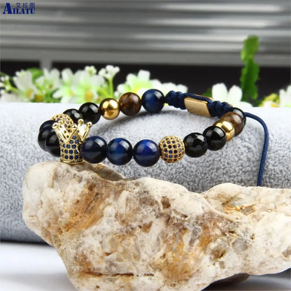 Pulsera para hombre con corona de circonita azul de la marca Ailatu, venta al por mayor, joyería de macramé con piedra de ojo de tigre natural de 8 mm y cuentas de acero inoxidable