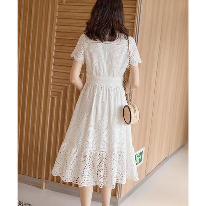 2023 new spring high-end French niche temperament ladies V-neck short-sleeved dress in the long section