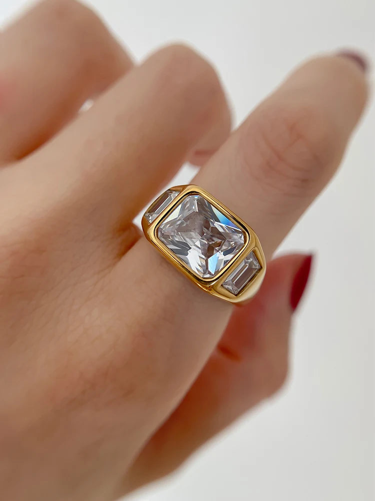 Anillo llamativo de titanio con banda de diamantes de imitación geométricos en oro de 18 quilates para mujer, joyería de diseñador para fiestas, cócteles, clubes, Japón y Corea