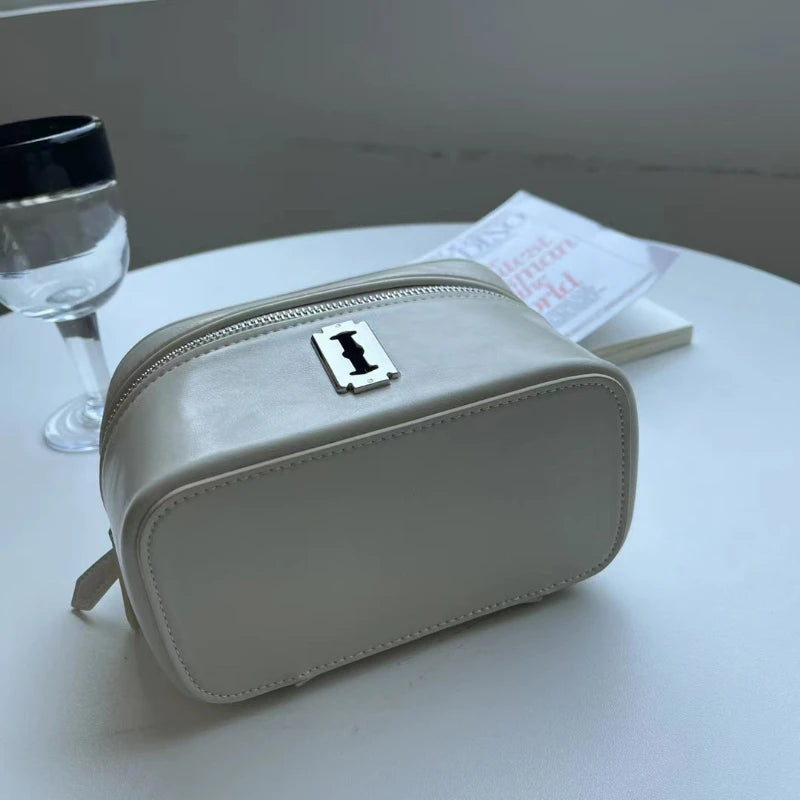 2022 nouvelle mode lame trousse à cosmétiques de luxe concepteur en cuir véritable sac à main chaîne épaule messager petit sac carré femme