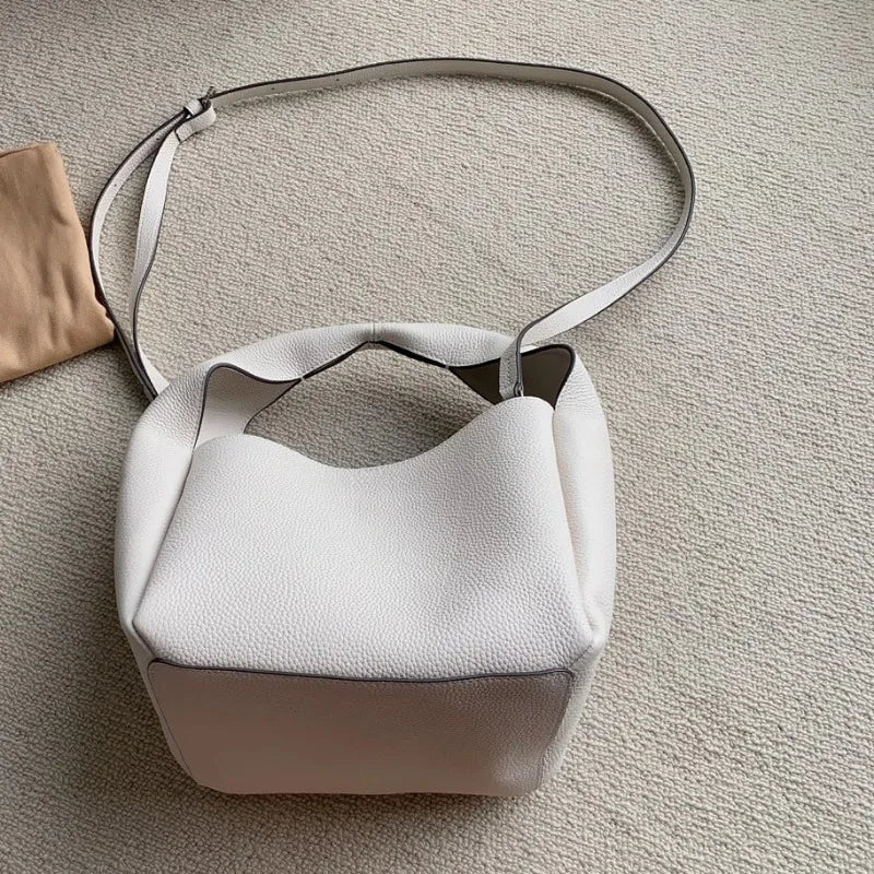 Sac à main polyvalent en cuir de veau avec bandoulière simple et sac seau carré