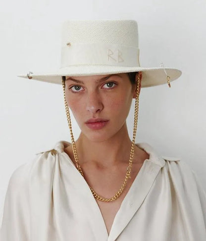 2021 nueva llegada Sombrero de verano para mujer con cadena y alfiler gorra de paja blanca para mujer