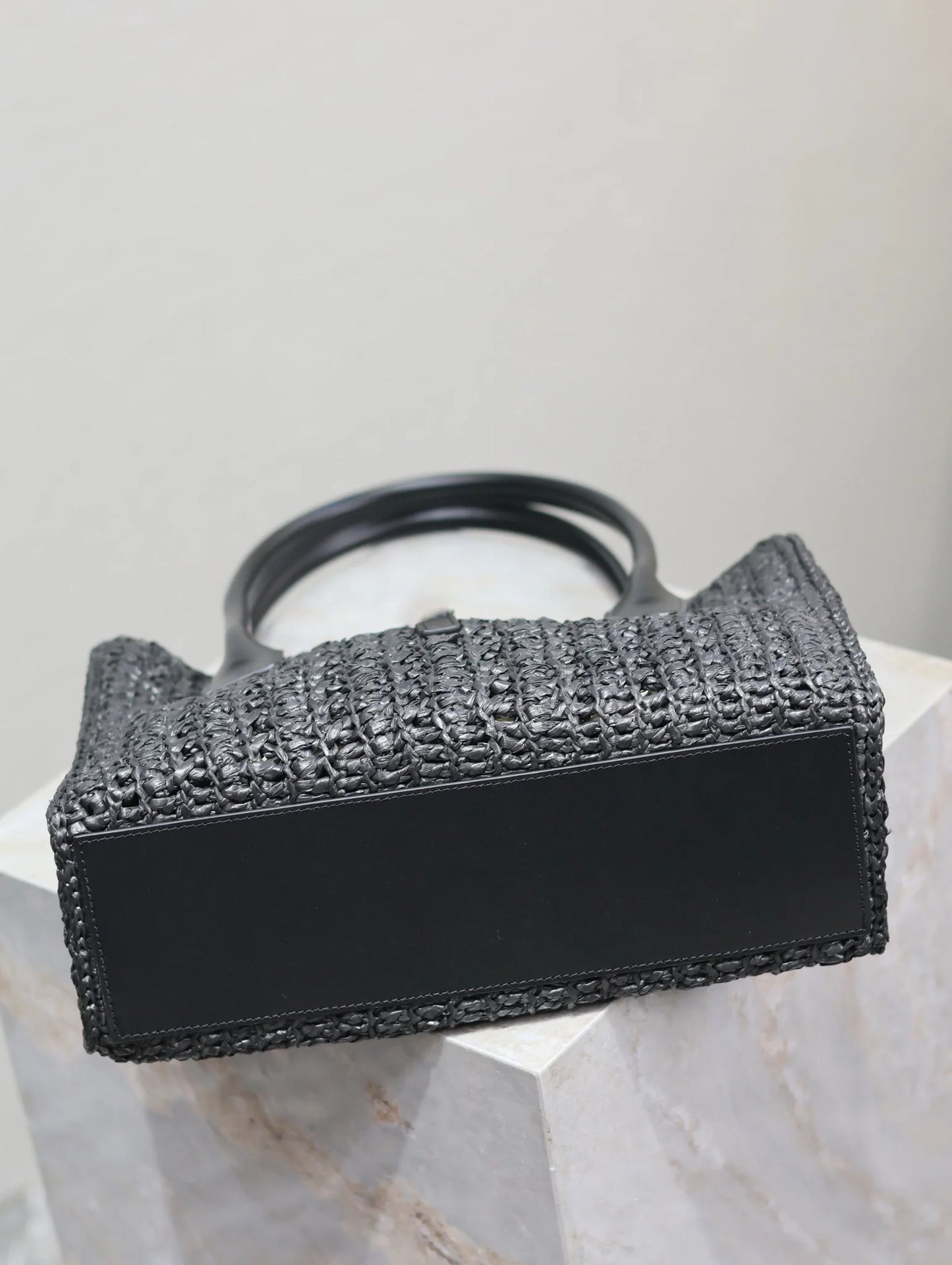 Summer bag Raffia Grass Woven Handbag - Black Chic Design with Wide Strap & Short Shoulder Chain, Textured Grid Pattern