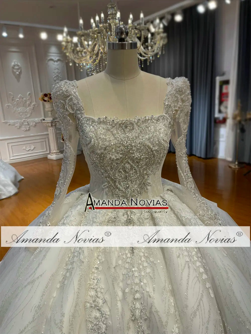 Vestido de novia de manga larga con escote cuadrado de Amanda Novias NS4779 Pedido personalizado