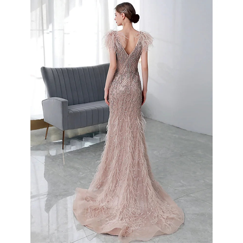 Robe de soirée sirène à plumes exquises, appliques en dentelle chic, perles, robes de soirée sur mesure, col en V, traîne à balayage