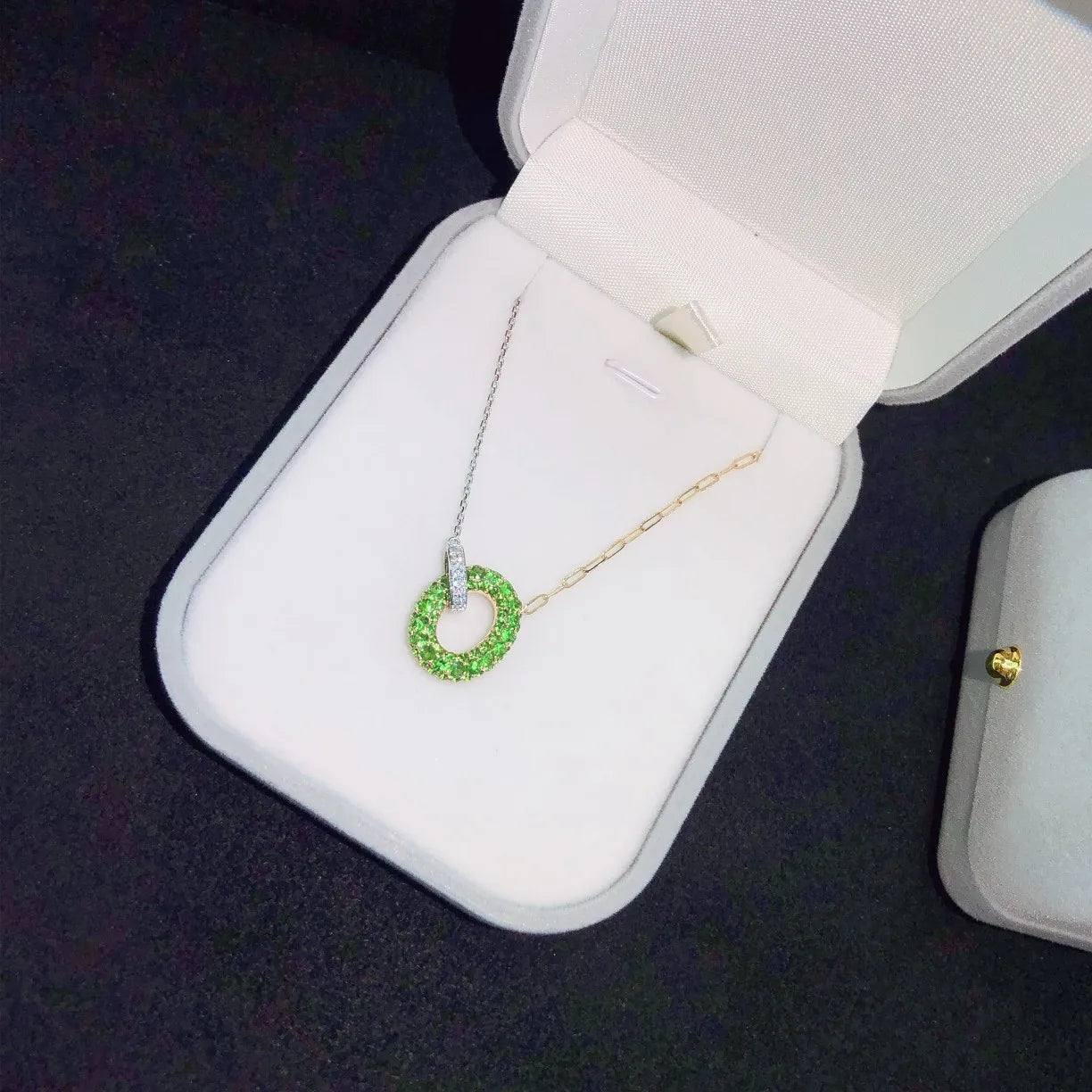 FIY2024 Pure 18 K Gold Natural Green Tsavorite Gemstones 1.671ct Diamonds Fine Jewelry for Women's Fine Pendants Necklaces