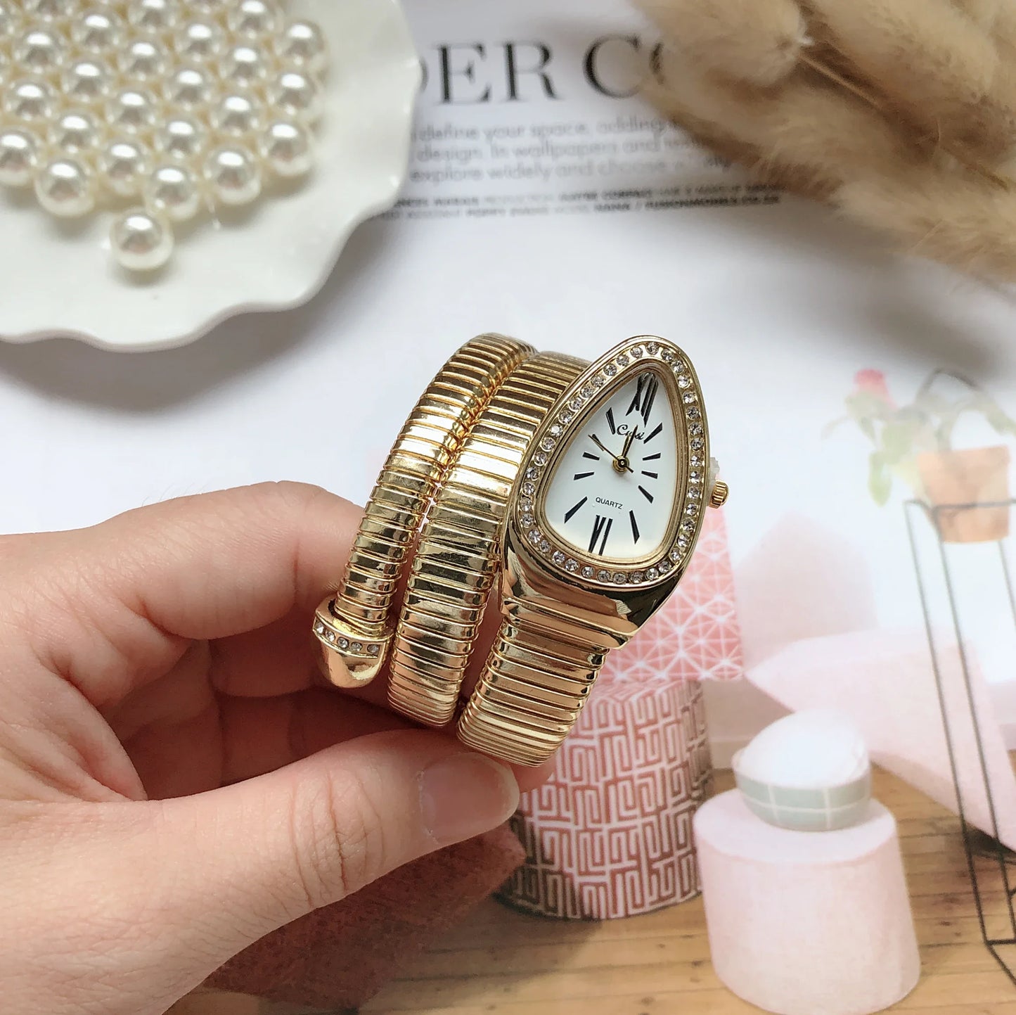 Nuevo reloj de marca de lujo para mujer, reloj de cuarzo con forma de serpiente, reloj de pulsera dorado con diamantes, reloj de pulsera de moda para mujer, reloj para mujer