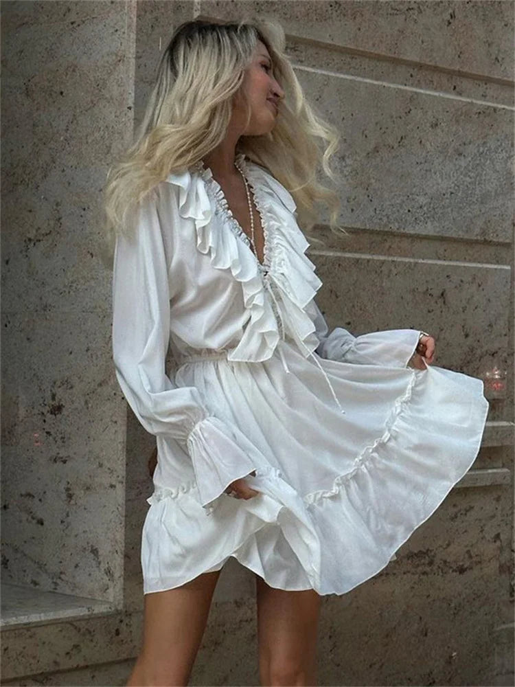 Vestido corto blanco con escote en V y volantes de Tossy, vestido elegante de retazos para mujer de manga larga, vestido de moda con cintura alta y cordones para mujer