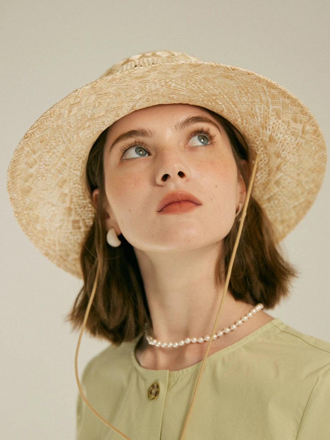 USPOP Femmes Printemps et Été Nouvelle Mode Protection Solaire Chapeau de Soleil avec Cravate Chapeau de Paille Tissé à la Main Creux Sisal Plat Haut Chapeau de Paille