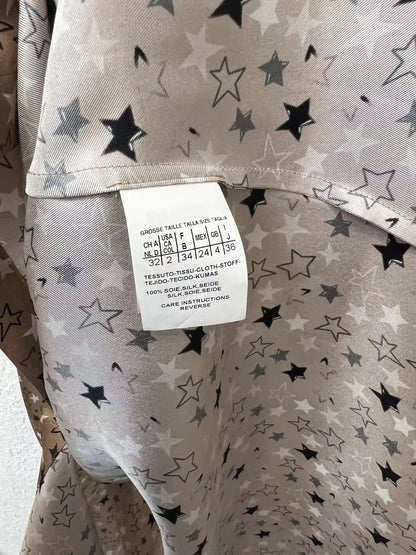 Vestido camisero de manga larga con estampado de estrellas vintage para mujer, principios de otoño de 2024, cuello vuelto, botones cubiertos, cordón en la cintura para mujer