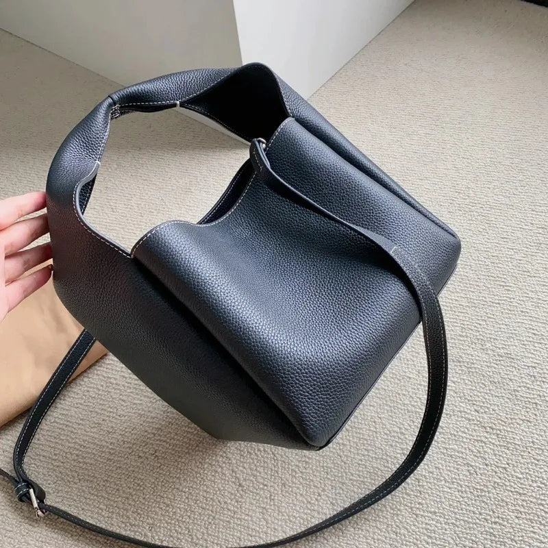 Sac à main polyvalent en cuir de veau avec bandoulière simple et sac seau carré