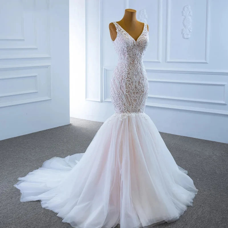 J67191 Robe de soirée sirène sans manches avec débardeur blanc mignon et charmant 2024 Robe de mariée à lacets en tulle et col en V dans le dos