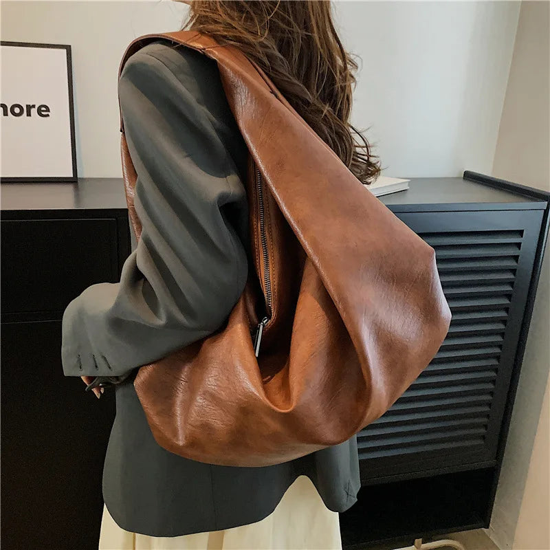 Sac fourre-tout rétro pour femme, grand sac à bandoulière simple sous le bras, sac à main en cuir PU souple simple et élégant pour un usage quotidien