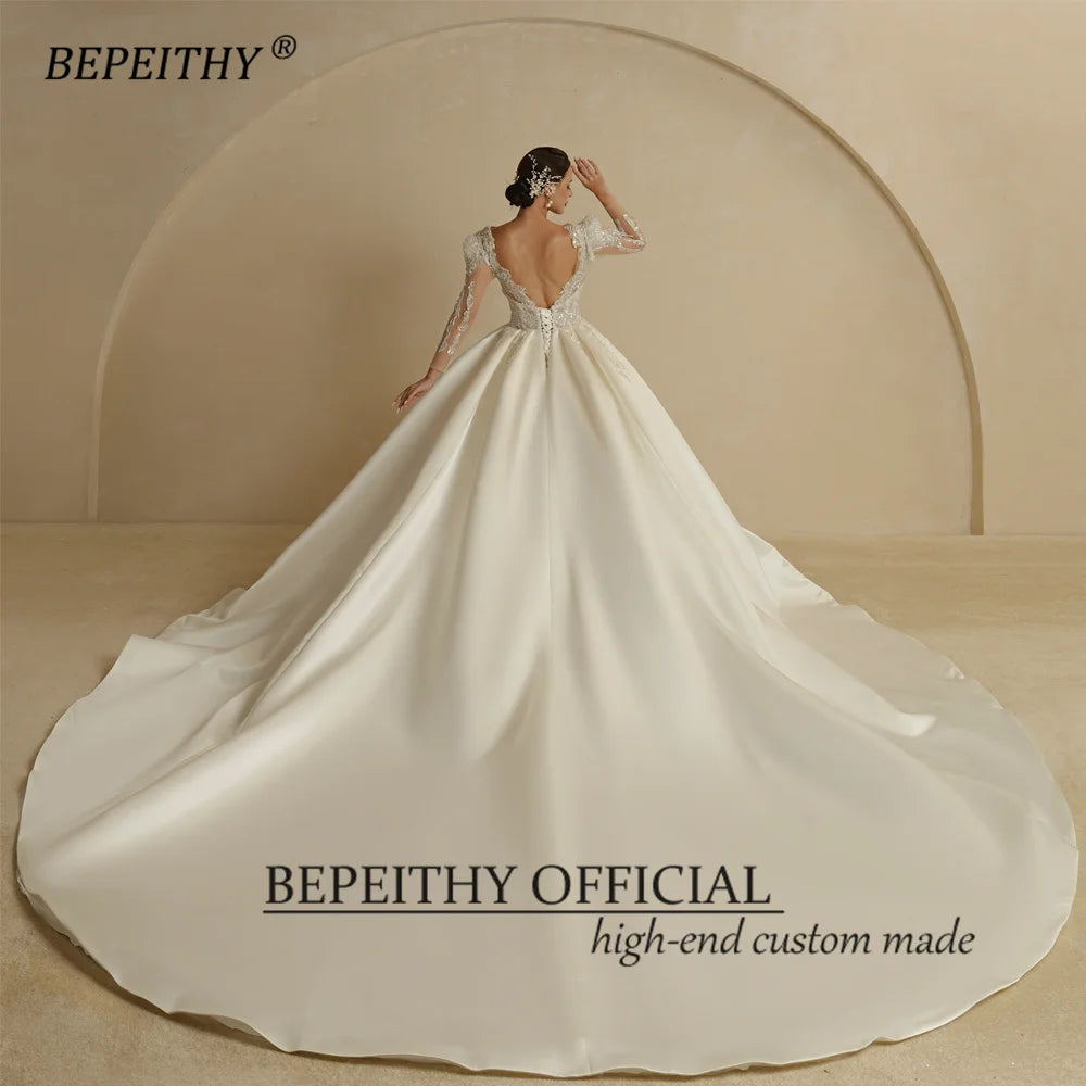 BEPEITHY Robe de mariée de luxe à col en V pour femmes 2022 Train chapelle Dos ouvert Sexy Manches longues Robe de mariée princesse