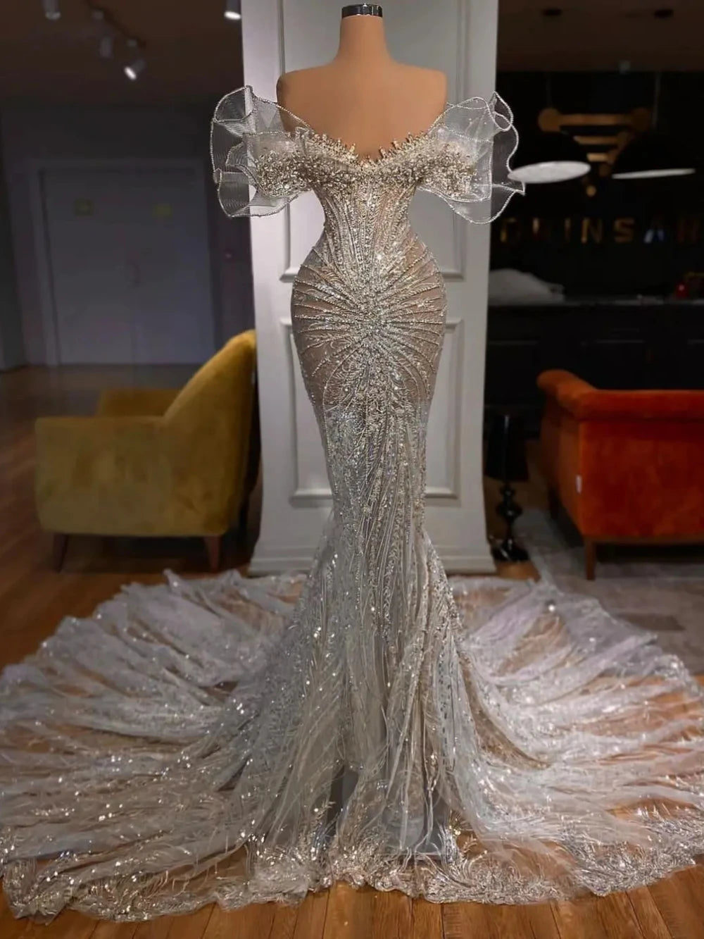 Robe de mariée sexy sans manches à paillettes scintillantes et perles, robe de mariée de luxe à volants, robe de mariée longue sirène